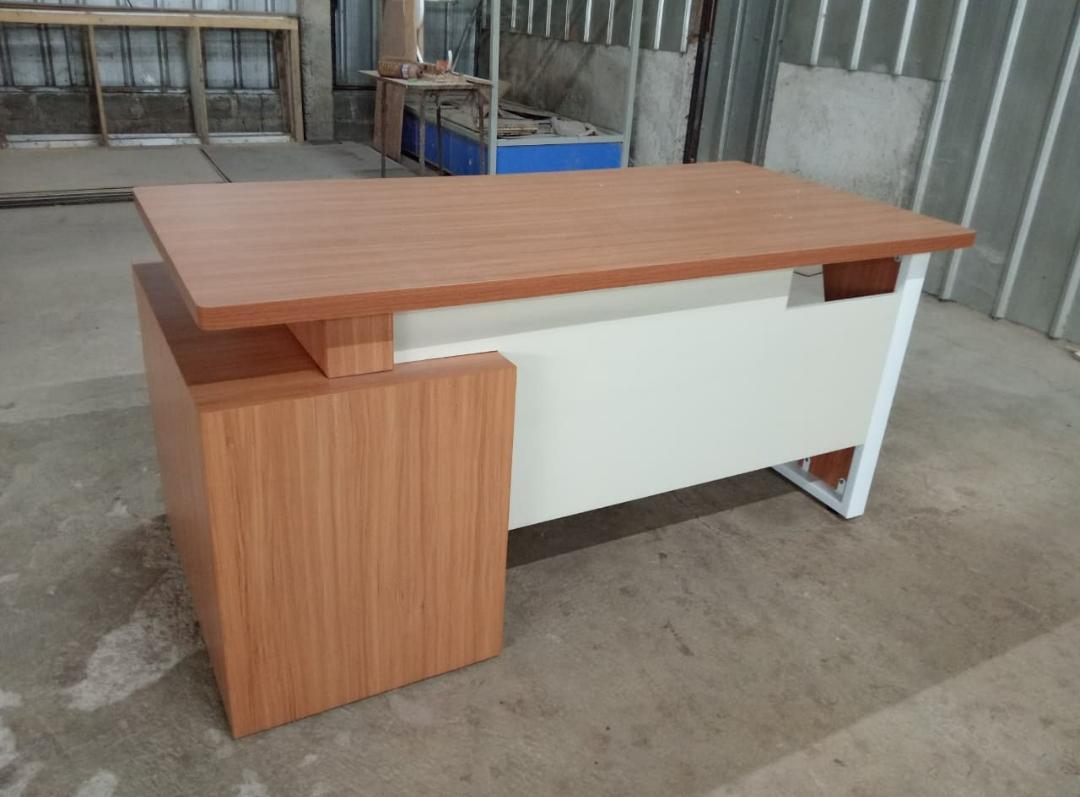 Meja Guru/ Meja Kantor